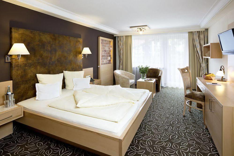 Hotel "Zum Ritter" تانهايم المظهر الخارجي الصورة
