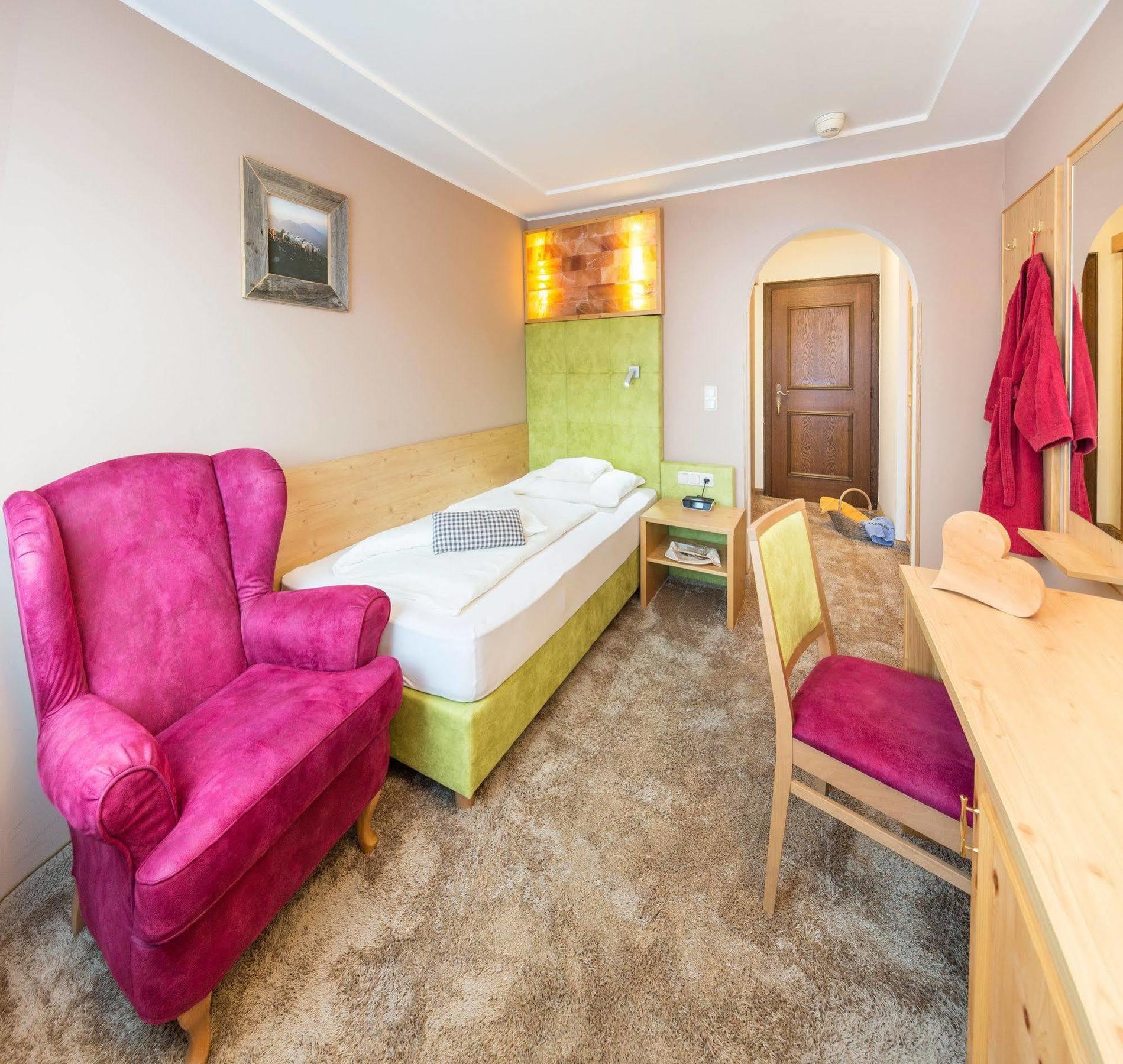 Hotel "Zum Ritter" تانهايم المظهر الخارجي الصورة